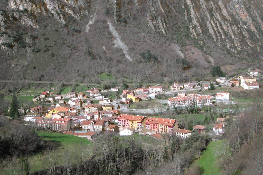 Hotel Castillo Del Alba Пола-де-Сомьєдо Екстер'єр фото